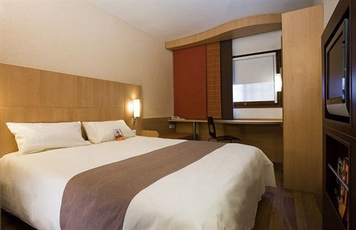 Ibis Styles Flers Hotel Bagian luar foto